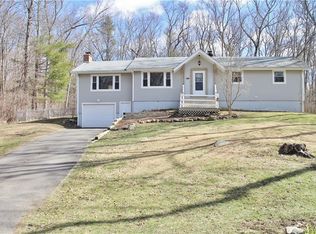 16 Lucerne Dr, Willington, CT 06279