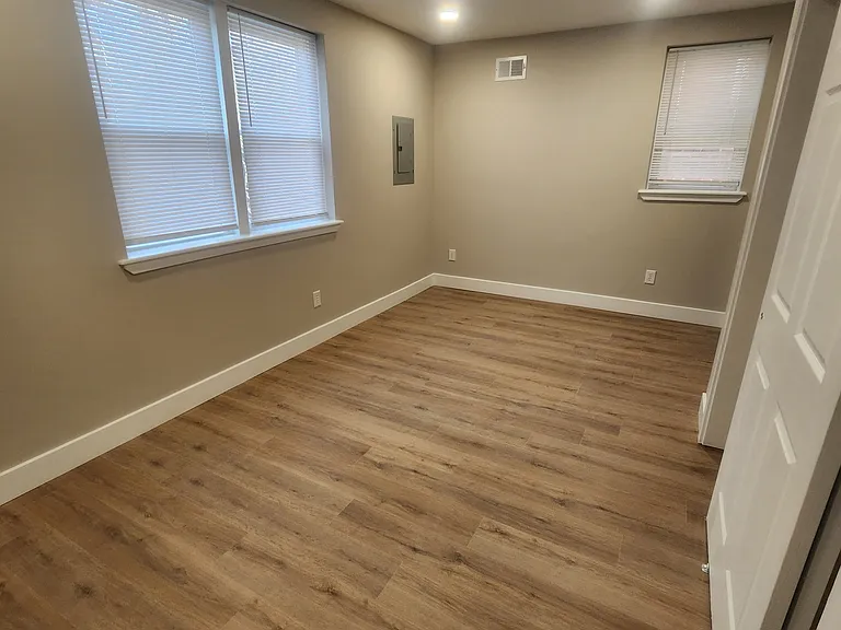 5967 Woodcrest Ave #A — Photo 12