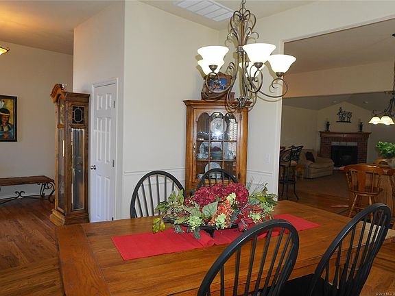 4th image of 2260 E Cimarron Ct