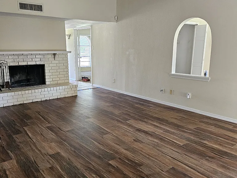 6501 Butterfield Ct — Photo 13