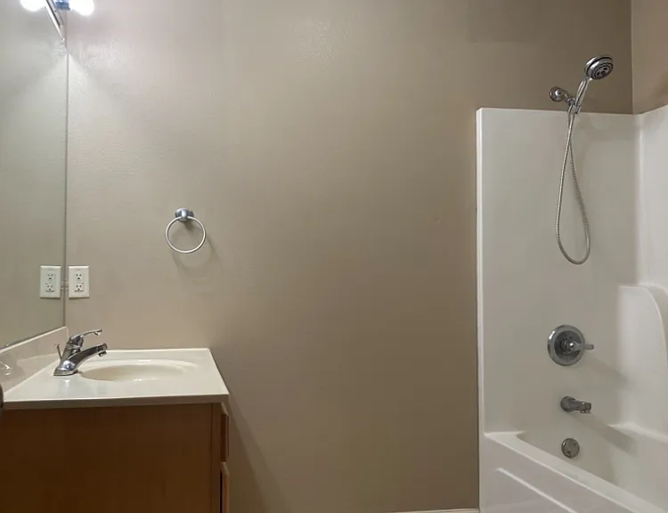 Springplace Apartments — Photo 7