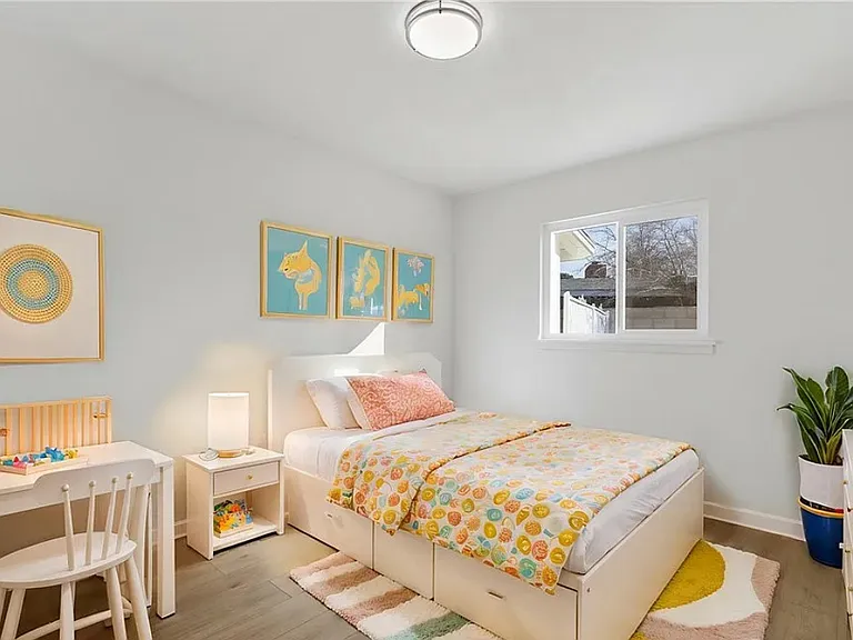 16243 Yucca Ave — Photo 9