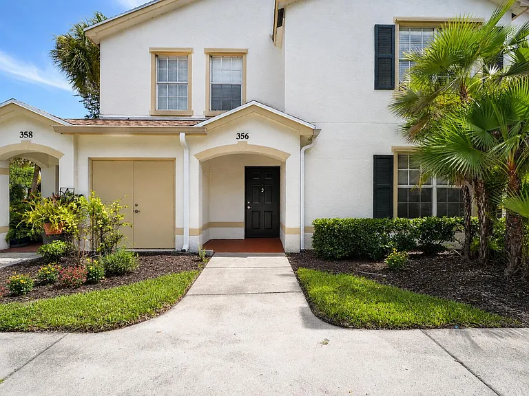 356 SE Rogers Ct — Photo 29