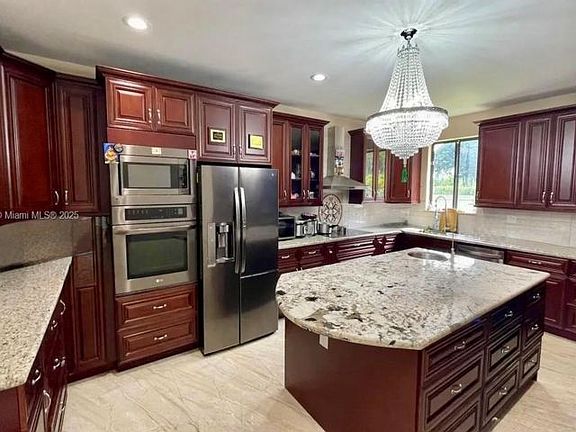 5th image of 3301 SW 139th Ave