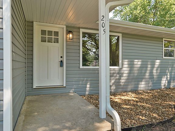 4th image of 205 Kings Drive