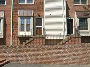 306 S Wayne St #306B, Arlington, VA 22204