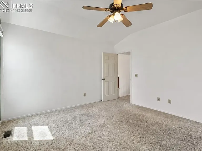 8049 Cooper River Dr — Photo 24