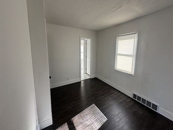 3rd image of 5246 Maryland St