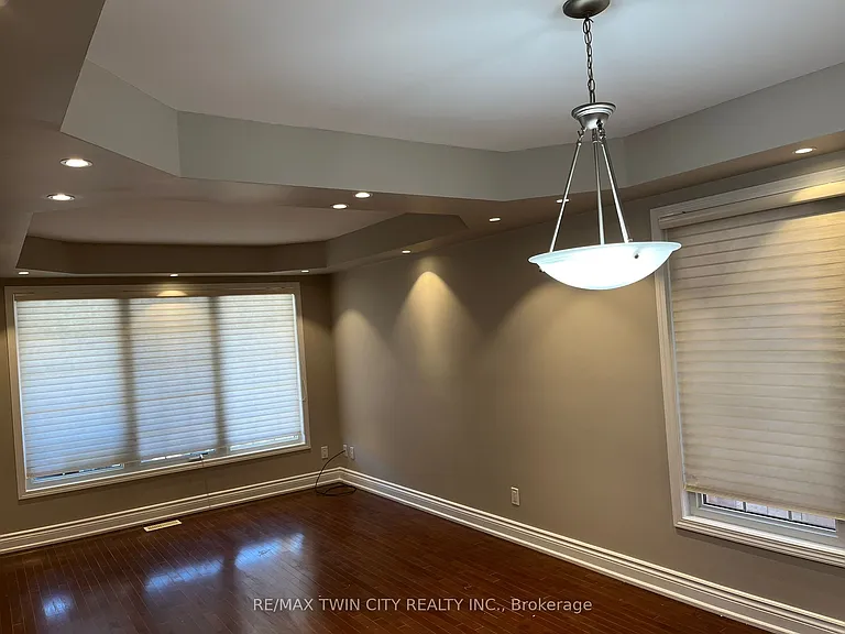 239 McDougall Cross #MAIN — Photo 2