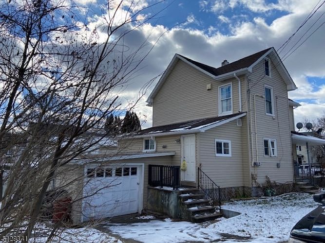 2nd image of 14 Grand Ave #2