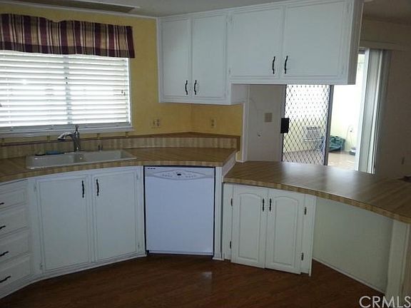 5th image of 635 De Soto Dr