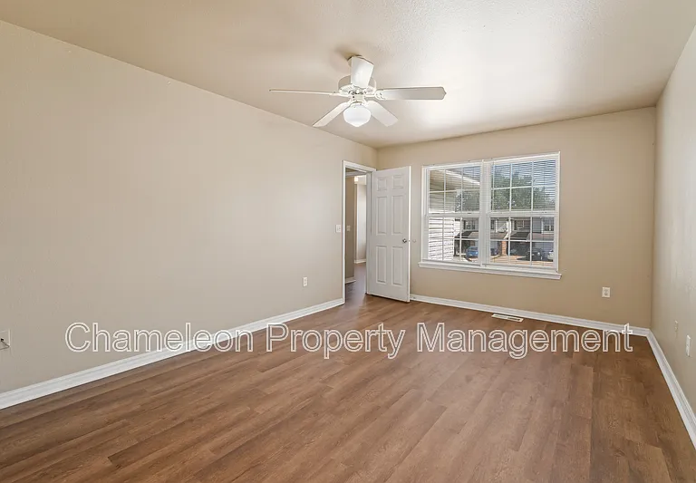 2910 Dawn Ct #C — Photo 12