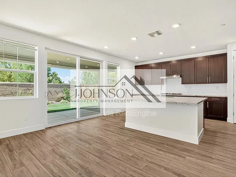6640 Silverleaf Ct — Photo 7