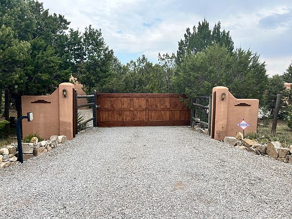 5th image of 6 Western Saddle Dr