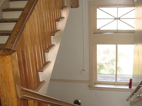 5th image of 536 North Ave #1