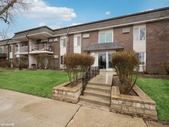 847 Miller Ln #11105, Buffalo Grove, IL 60089