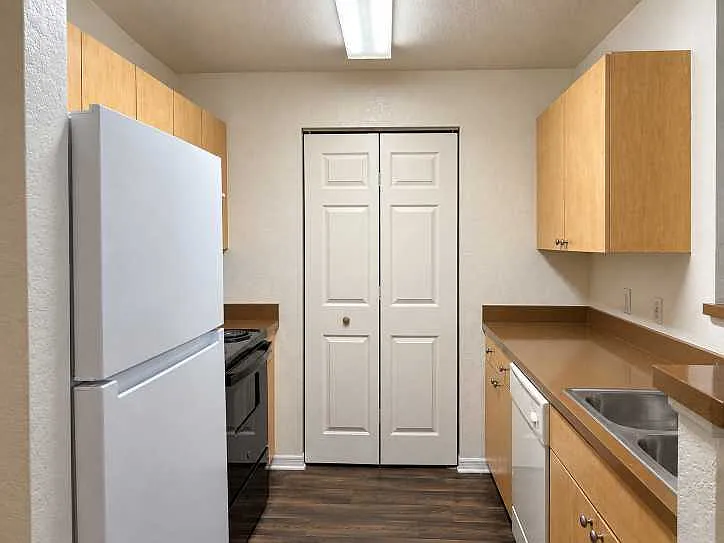Sonrise Villas Apartment Homes — Photo 2