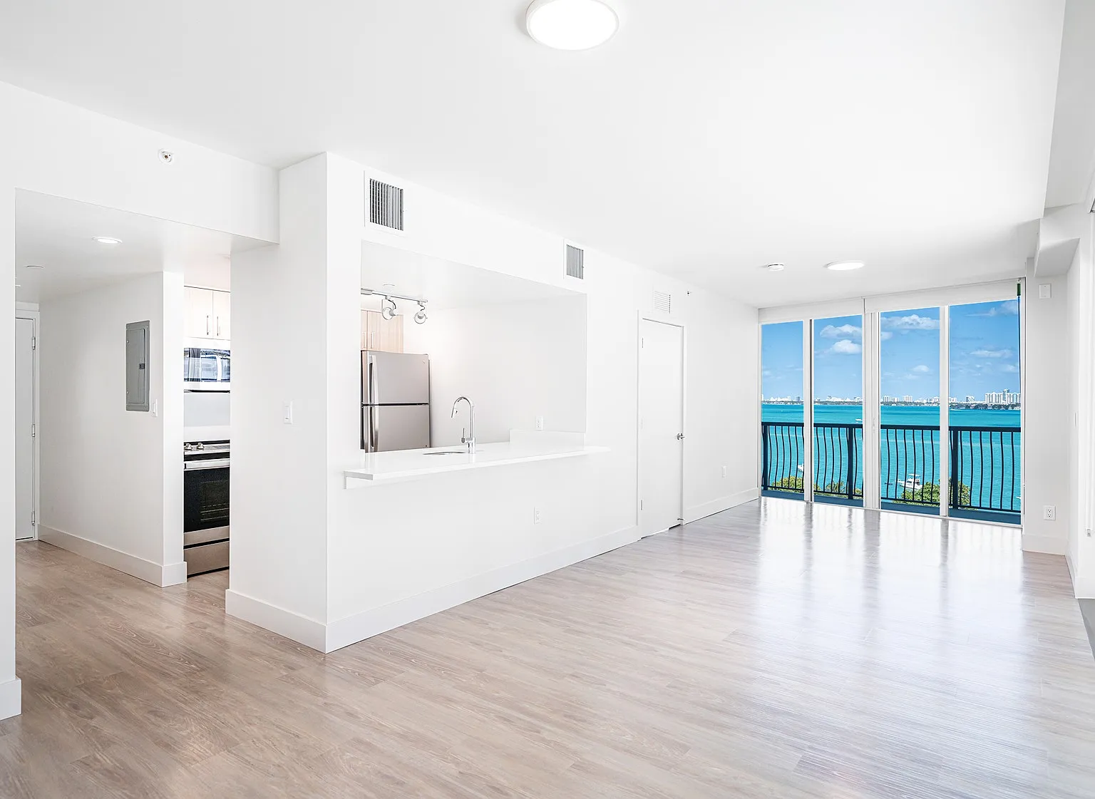 Bay Parc — Photo 4
