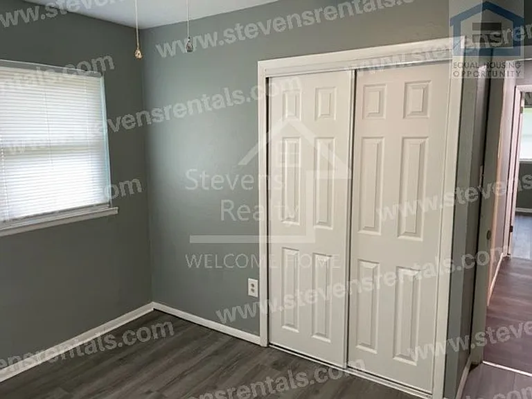 426 NW Greenmeadow Dr — Photo 14