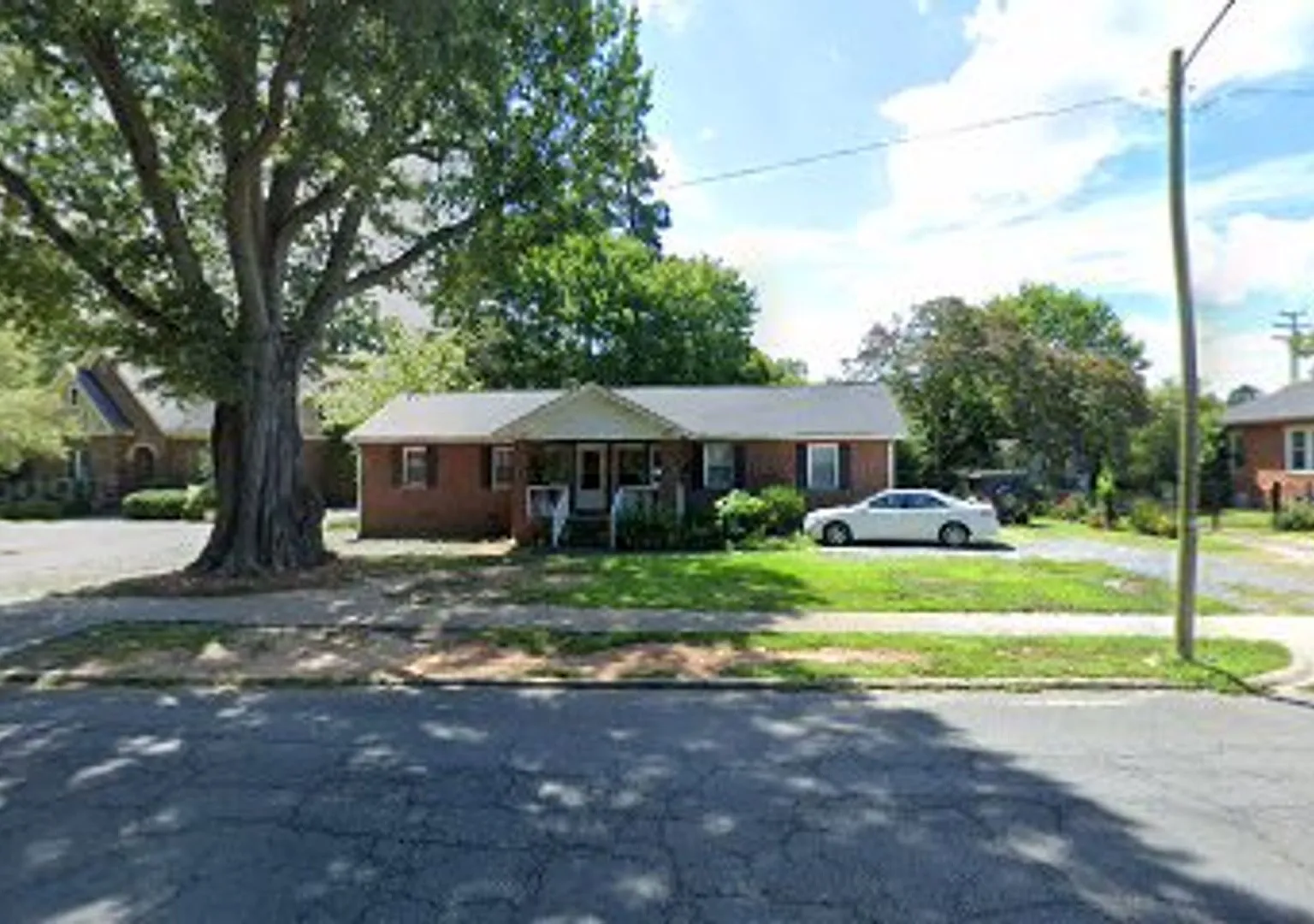Cozy & Charming 2 Bedroom Duplex Near Winthrop! — Photo 3