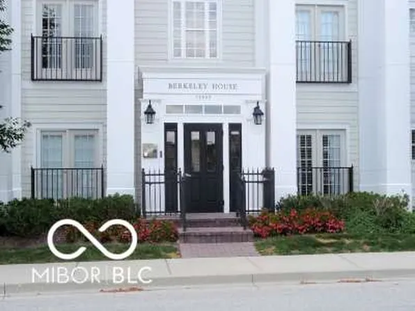 12860 University Cres APT 1B, Carmel, IN 46032