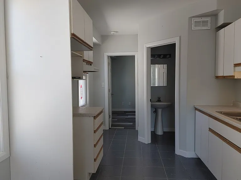104 Mississaga St W #1 — Photo 5