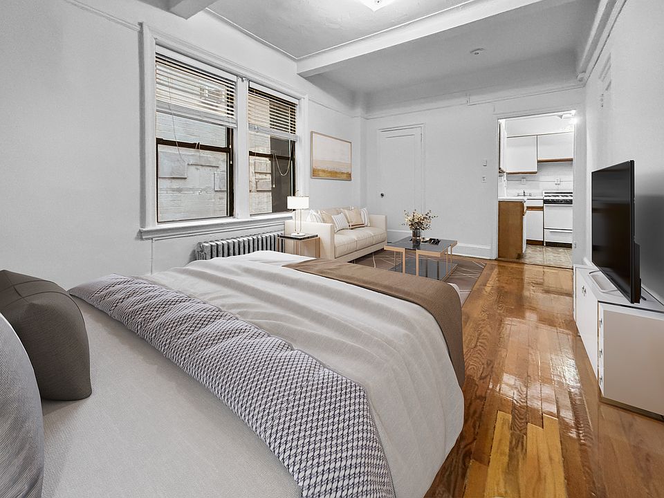 2nd image of 155 E 52nd St APT 9H