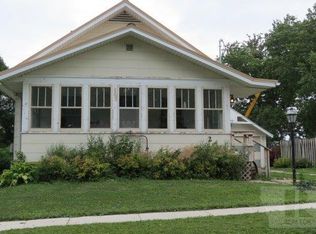 221 3rd Ave NW, Hampton, IA 50441