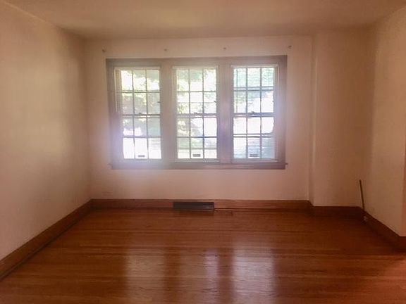 4th image of 8138 S Washtenaw Ave