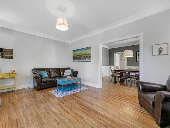 4th image of 7362 La Veta Ave