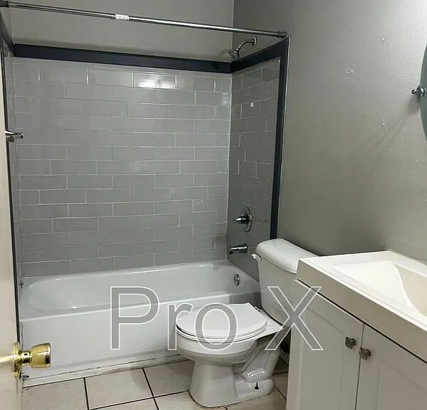 1602 Juniper Cir #D — Photo 5