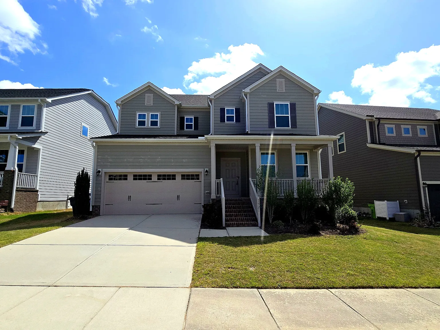 5 bed, 2906 sqft, $2,750 — Photo 2