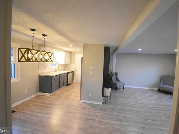 4th image of 21643 Atalanta St