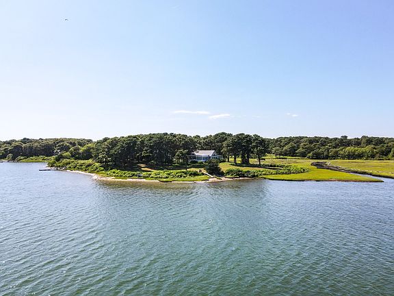 3rd image of 43 Sengekontacket Rd