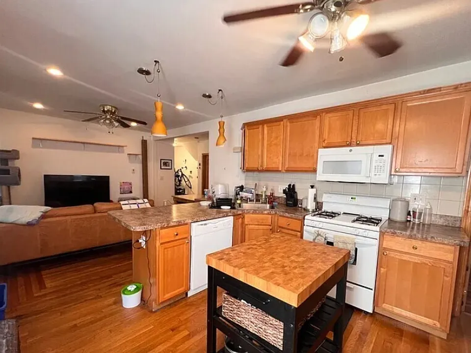3 Aldie St #2