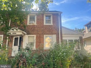 1114 Clover Ln, Chester, PA 19013