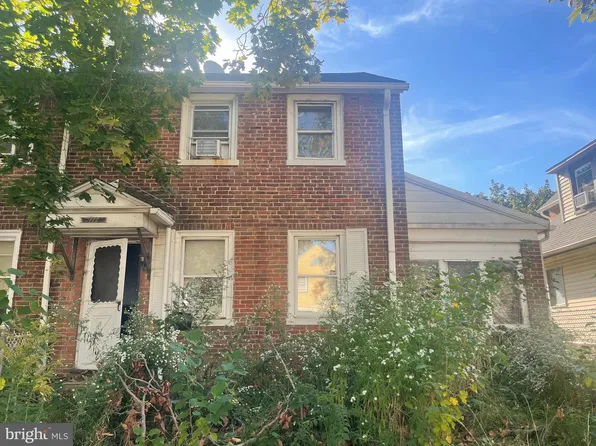 1114 Clover Ln, Chester, PA 19013