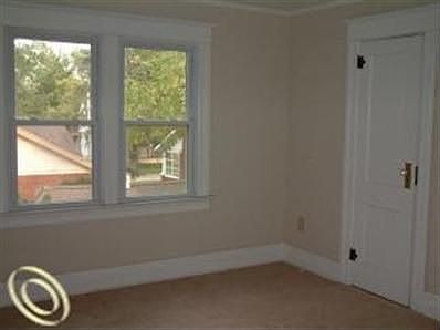 3rd image of 122 E Shadbolt St