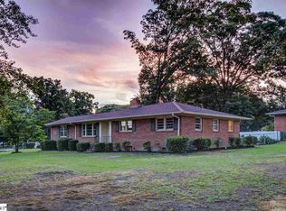 15 Lynn Dr, Taylors, SC 29687