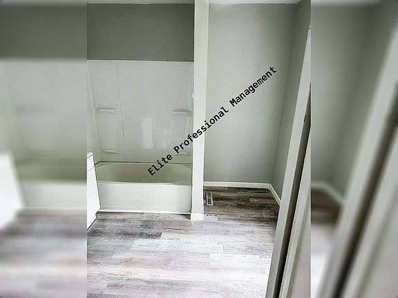 5th image of 3938 Lamson St