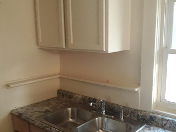 5th image of 834 Montague St