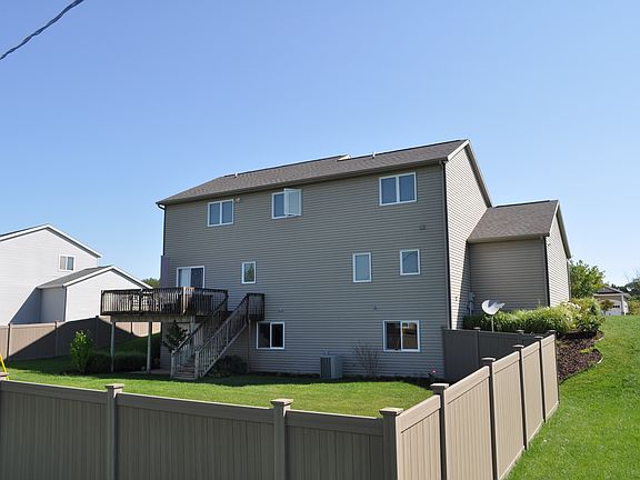 Private fenced in yard!