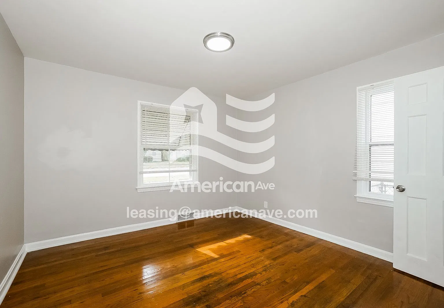 3 bed, 1.0 bath, 1044 sqft, $1,497 — Photo 3