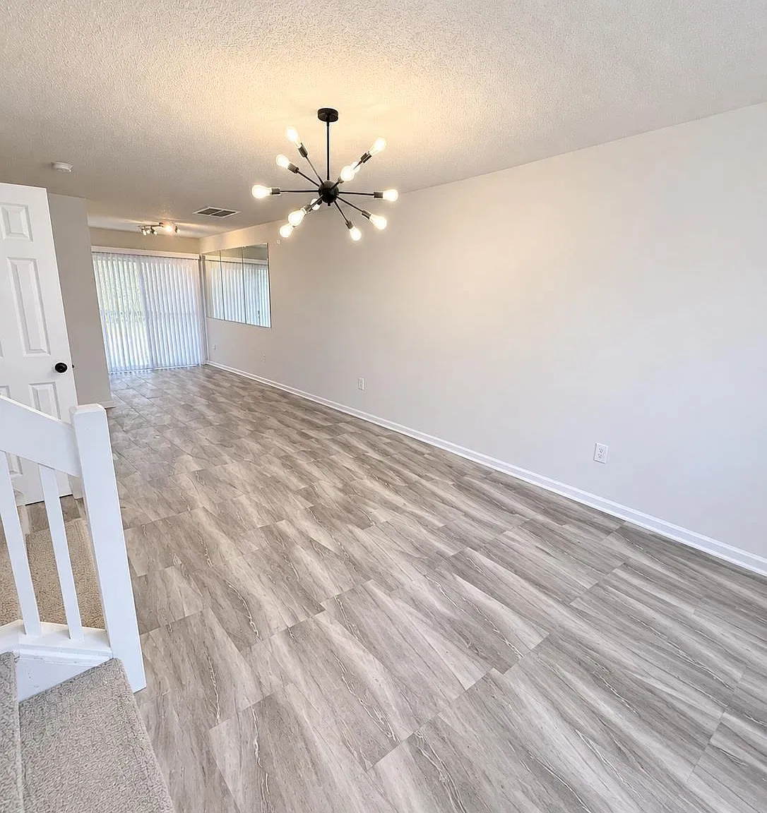 2 bed, 1.5 bath, 1100 sqft, $1,600 — Photo 3