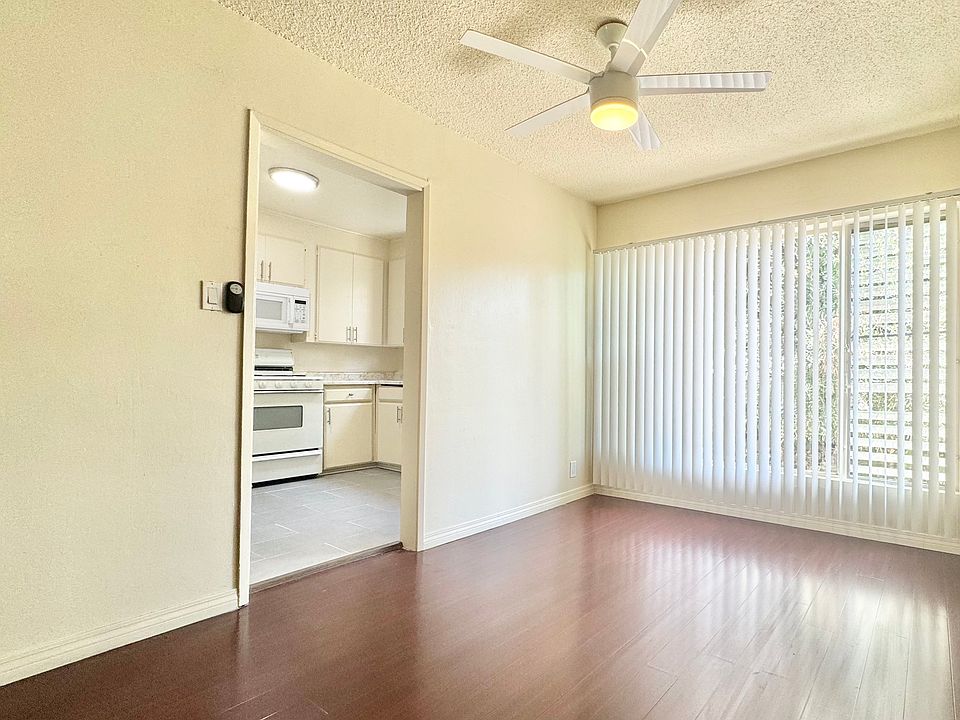 1st image of 1540 N Laurel Ave APT 27
