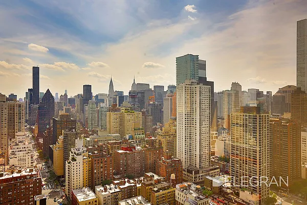 Rented by (Legacy) Elegran | media 10