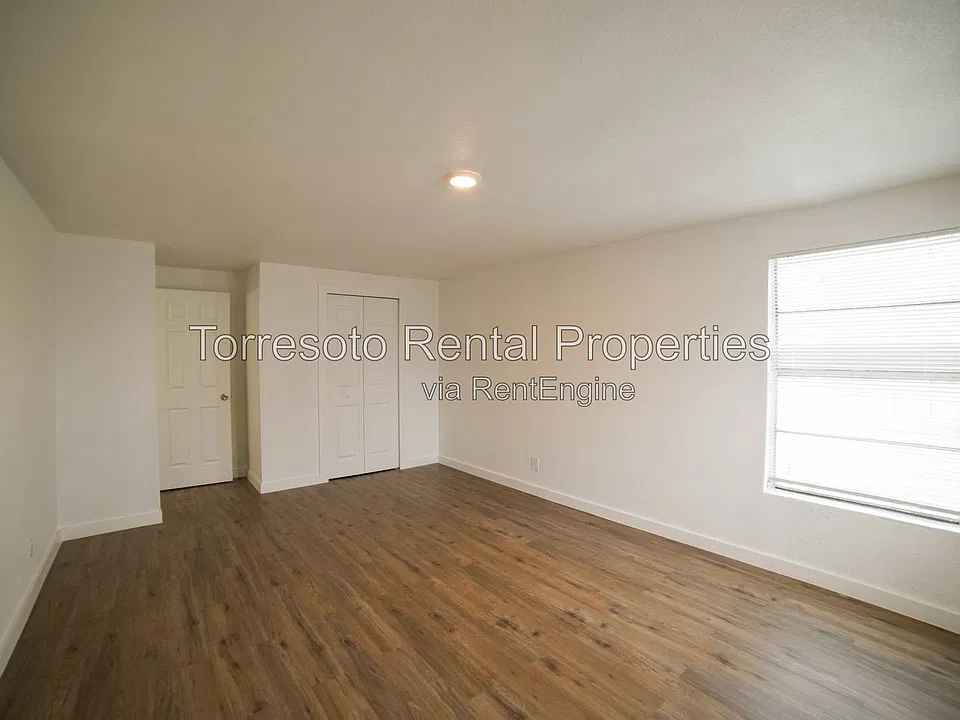 1702 McCauley Ave