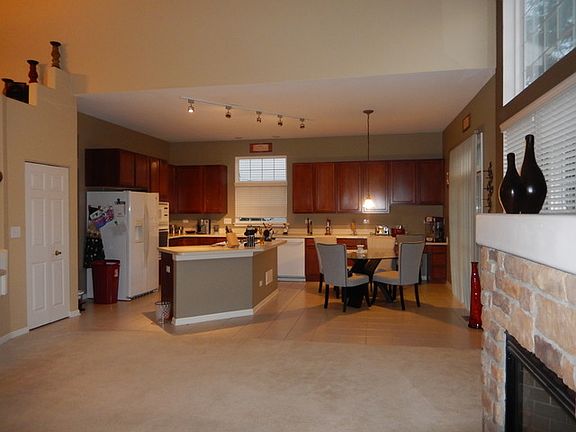 5th image of 1341 Rosemary Dr