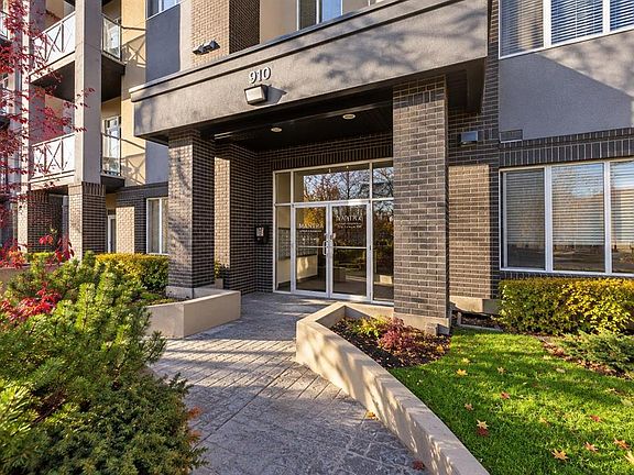 4th image of 910 S 18th Ave SW #311