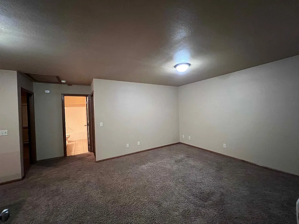 5515 Frontier Dr #2